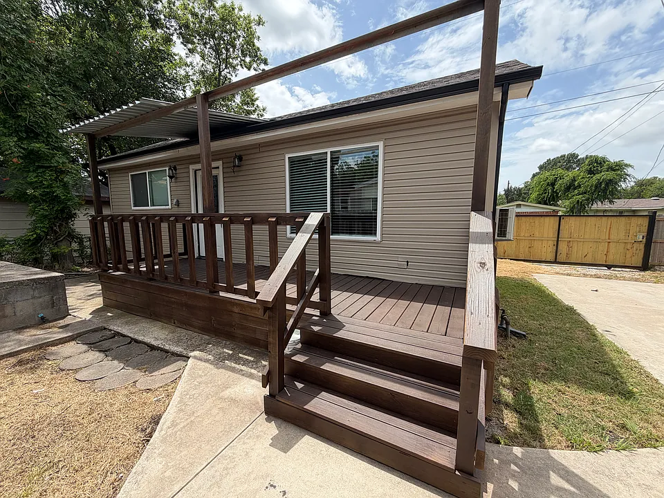 401 E Miller Rd #2