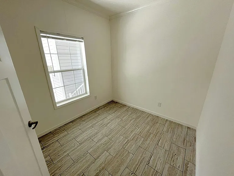 5644 Woodford St #5644E — Photo 9