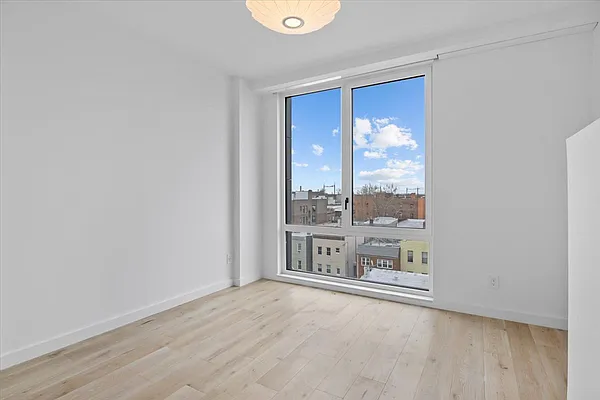 Rented by Compass | media 25