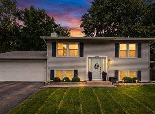 2434 Oakdale Ct, Aurora, IL 60504