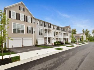 527 Fawn Ln #94, Hummelstown, PA 17036