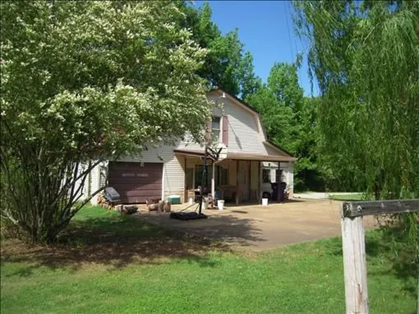 825 Cravens Dr, Savannah, TN 38372