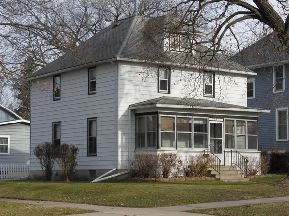 903 1st St SE, Rochester, MN 55904