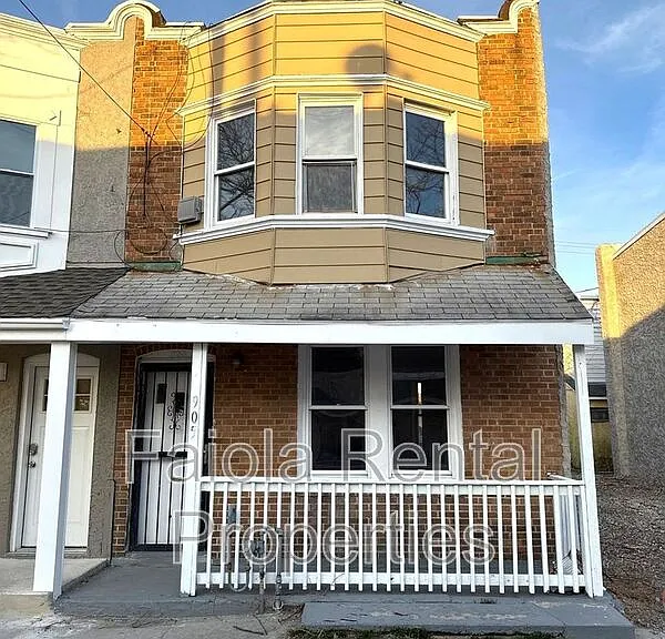 905 Keener Ave — Photo 1