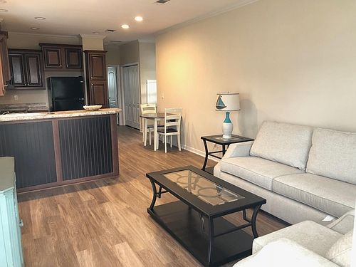 4th image of 212 Dixie Cir