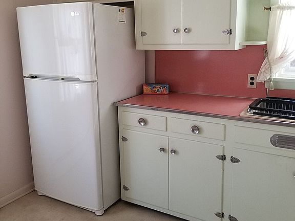 Kitchen with refrigerator 