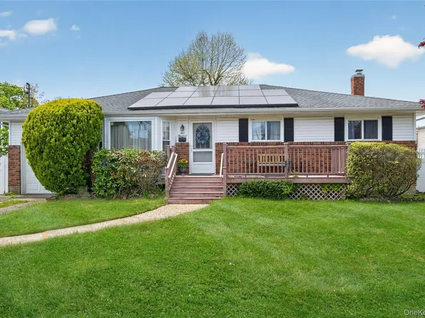 500 Fenimore Avenue, North Babylon, NY 11703