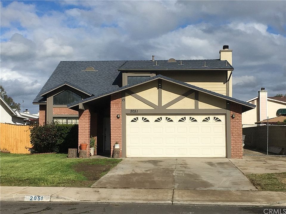 1st image of 2051 Tierra Rojo St