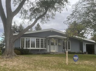 408 Elwin Dr, Mukwonago, WI 53149