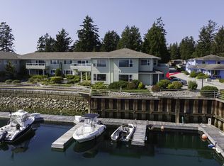 1585 Field Rd #201, Sechelt, BC V7Z0H1