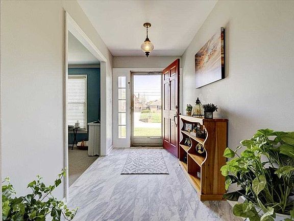 3rd image of 2373 Bannockburn Dr