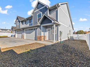 663 S 83rd Ave #D, Yakima, WA