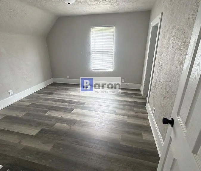 1014 Obrien St — Photo 7