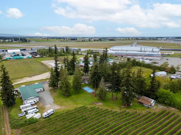 1404 Townline Rd, Abbotsford, BC V2T 6E1