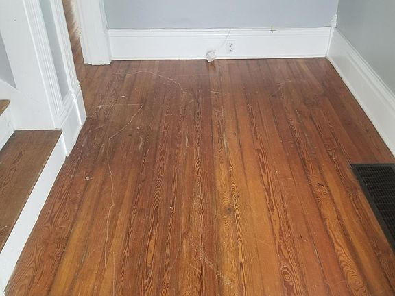 3rd image of 115 W Brown St