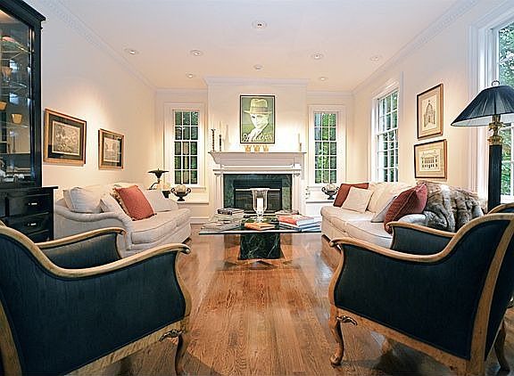 4th image of 151 Hillair Cir