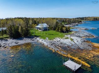 139 Pine Dr, Lunenburg, NS B0J 2C0