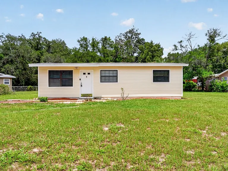 255 Woodside Dr — Photo 1