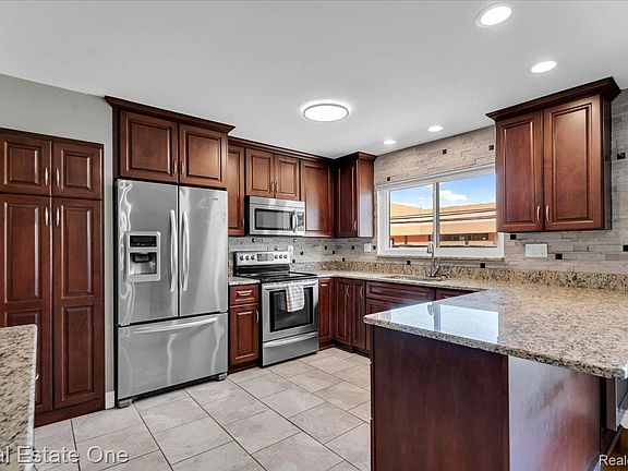 2nd image of 5063 Abington Dr