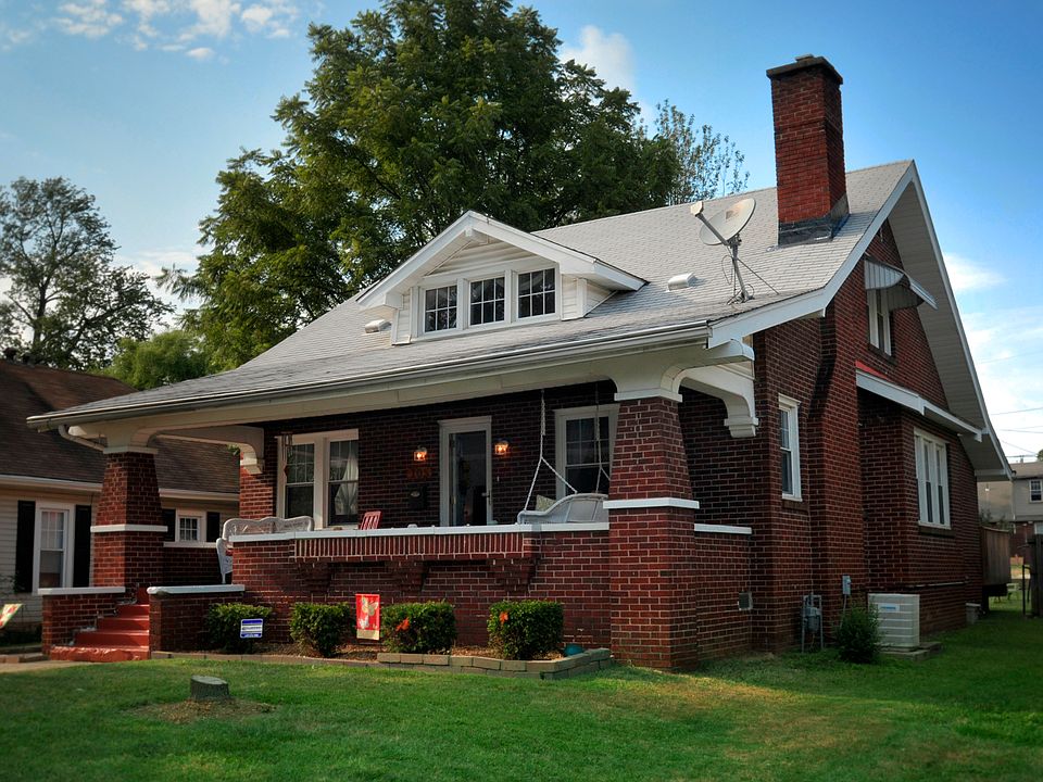 1st image of 105 W 19th St