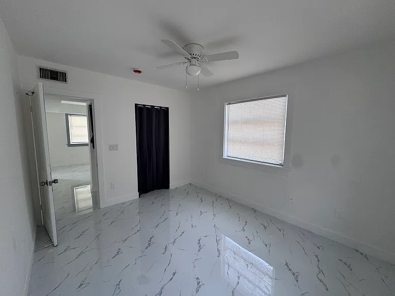 465 Martin Ave — Photo 16