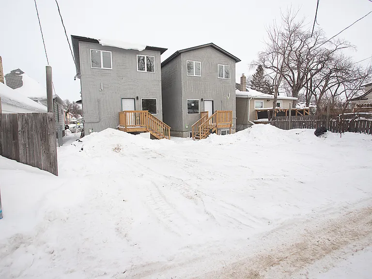 154 A Perth Ave #1 — Photo 17