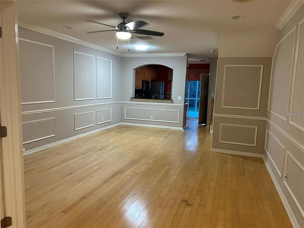 3 bed, 2.5 bath, 1383 sqft, $1,950 — Photo 3
