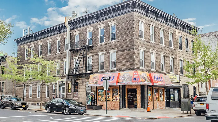 Rented by Nooklyn NYC LLC | media 19