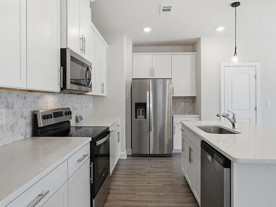 4371 Skyridge Dr