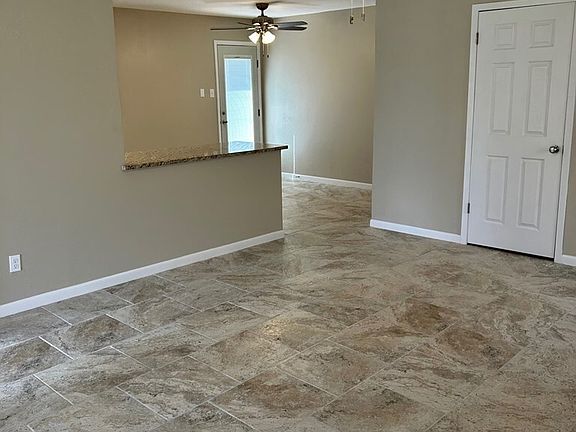 5th image of 706 W Flournoy