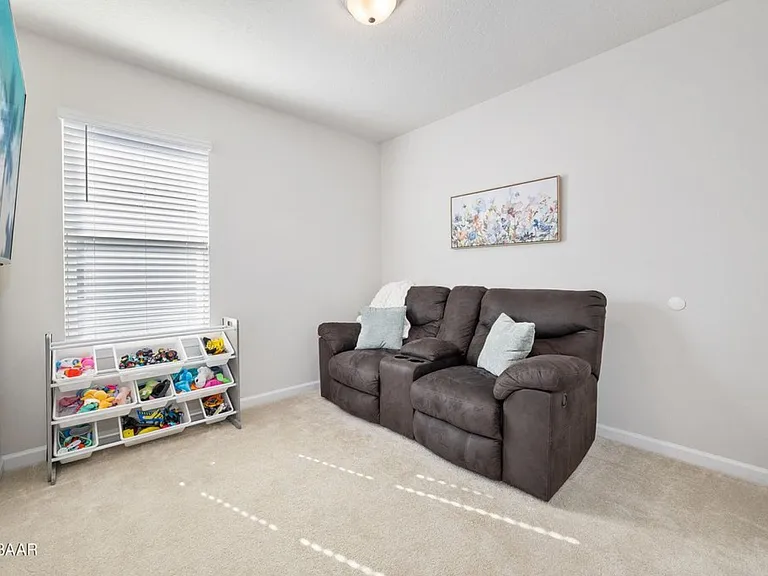 377 Crestwind Dr — Photo 15