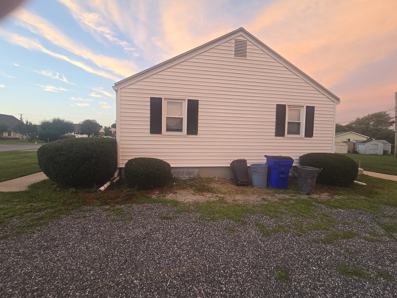 3 bed, 884 sqft, $2,000 — Photo 4