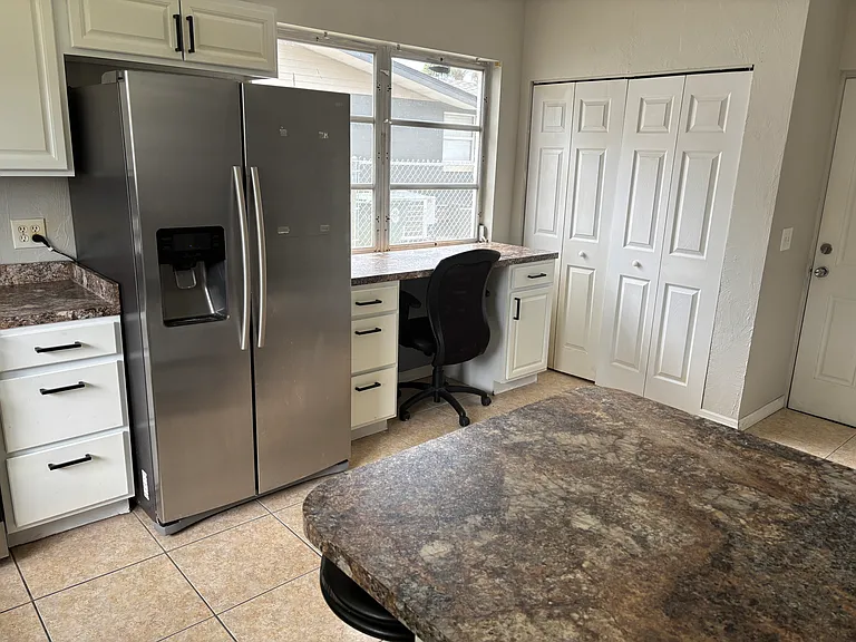 1147 Barbara Dr — Photo 4