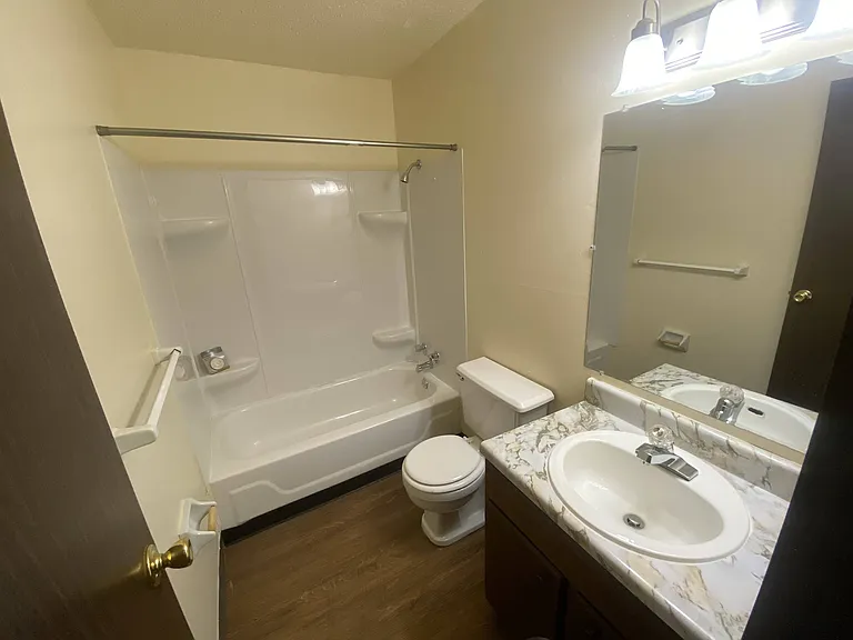 Kimberly Club Apartments — Photo 124