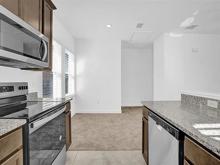 3008 Mirage Pl — Photo 8