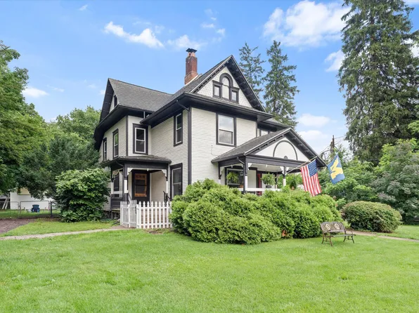 110 N O'Keefe St, Cassopolis, MI 49031