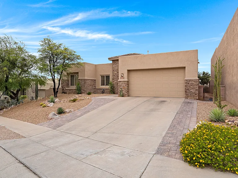 4947 N Bonita Ridge Ave — Photo 3