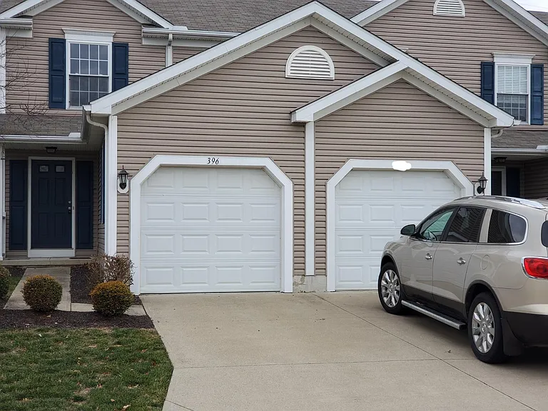 396 Angela Ln — Photo 2