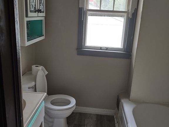 3rd image of 1800 S Prairie Ave #1