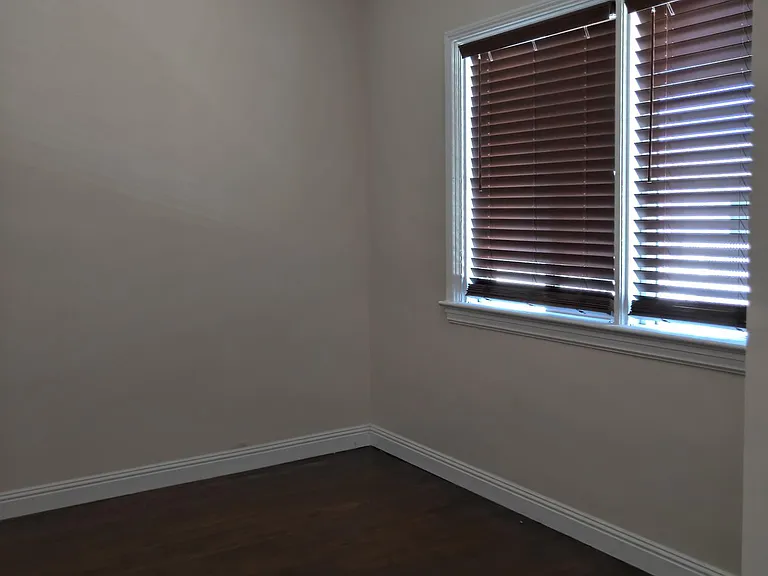 1321 E Mabel St — Photo 59