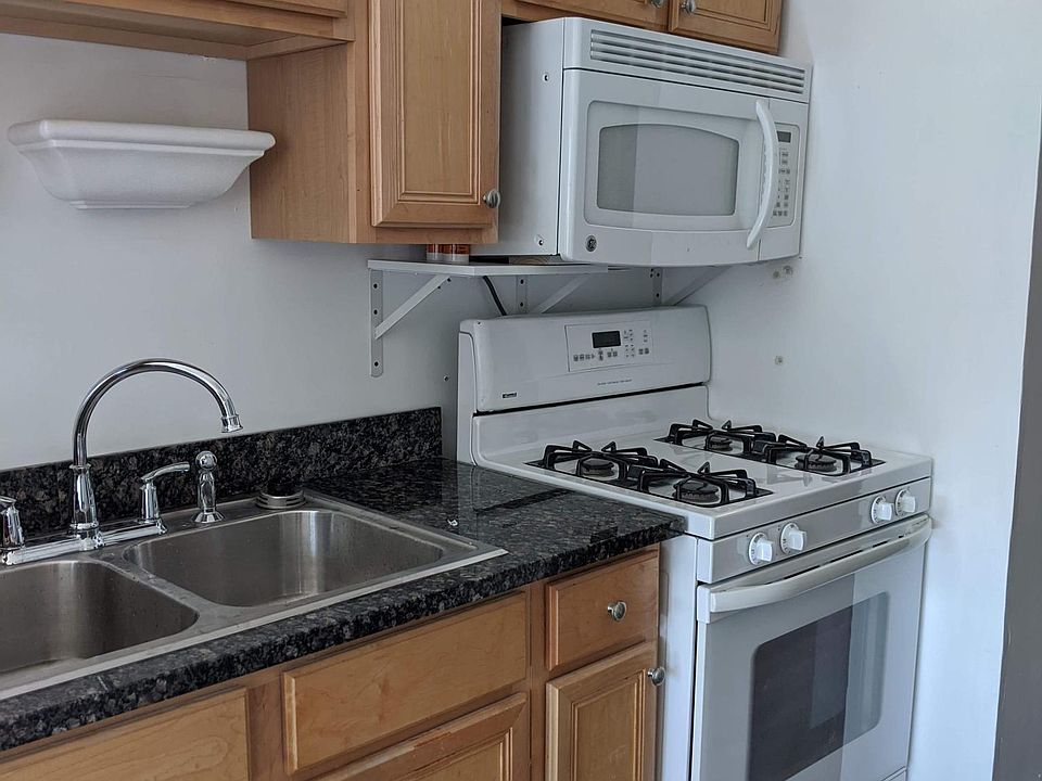 1st image of 18206 66th Ave APT 1S