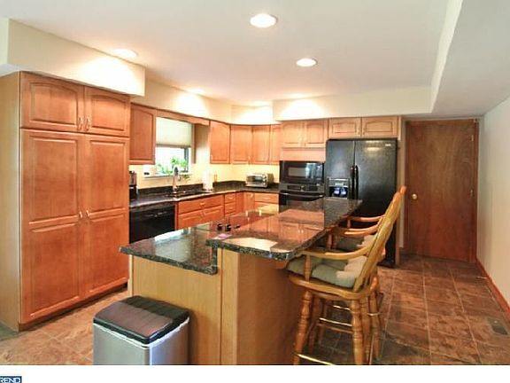 3rd image of 322 Greybull Dr