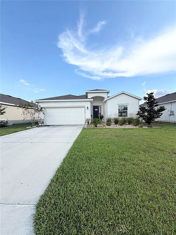 4 bed, 2.5 bath, 1980 sqft, $2,650 — Photo 1