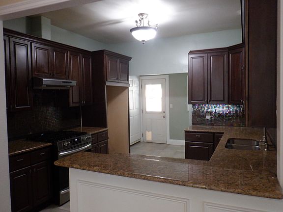 5th image of 541 E D St