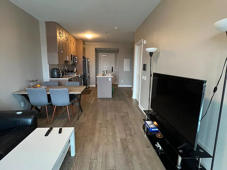 460 Gordon Krantz Ave #321 — Photo 5