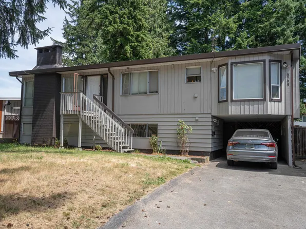 9704 131st St, Surrey, BC V3T 3P3