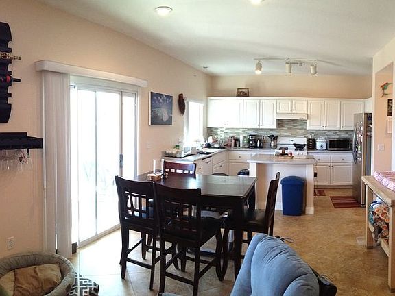 4th image of 1013 Bistro Bay Ave