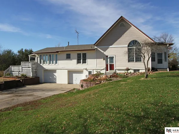 599 266th Rd, Milford, NE 68405