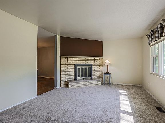 4th image of 7655 Katy Dr