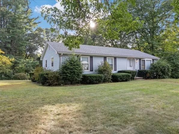 141 Elm St, Blackstone, MA 01504